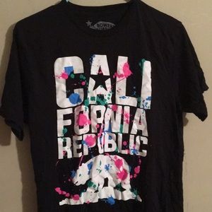 🔥 3/$10 deal! new California republic Tshirt